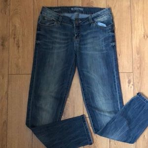 Curvy skinny jeans